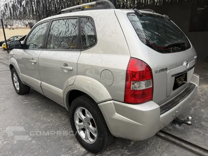 TUCSON 2.0 MPFI GL 16V 142CV 2WD GASOLINA 4P AUTOMÁTICO