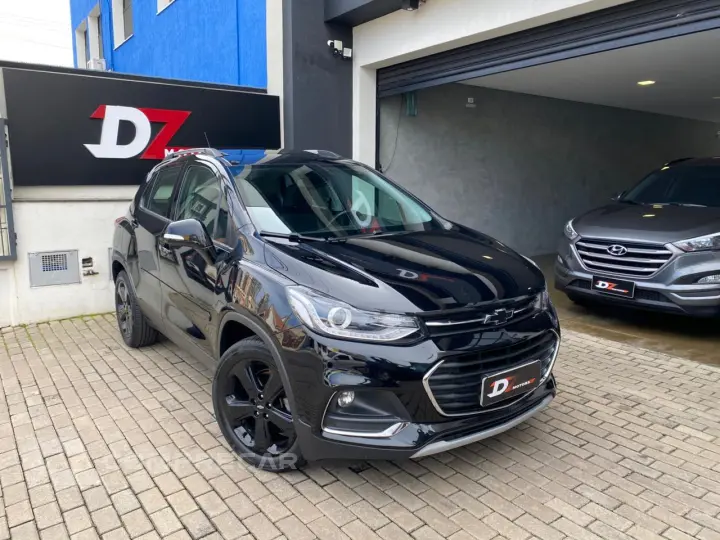 TRACKER 1.4 16V Turbo Midnight