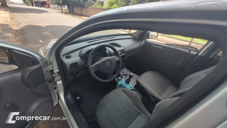 CORSA 1.4 MPFI Maxx Sedan 8V