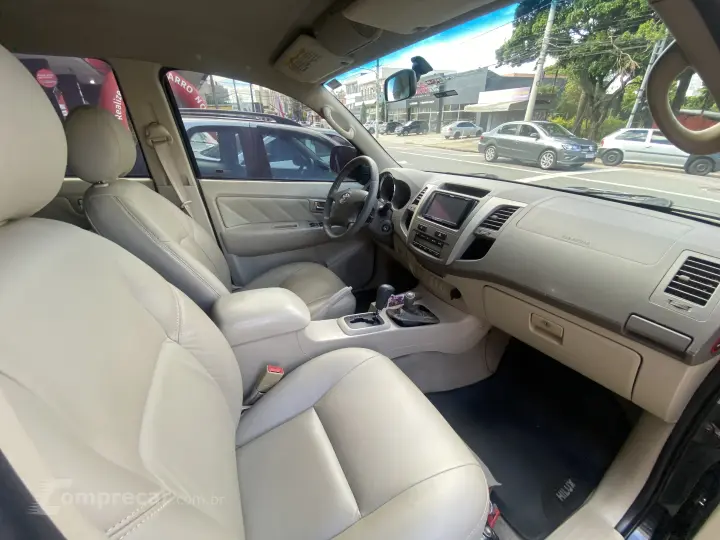 HILUX 2.8 SW4 4X4 8V