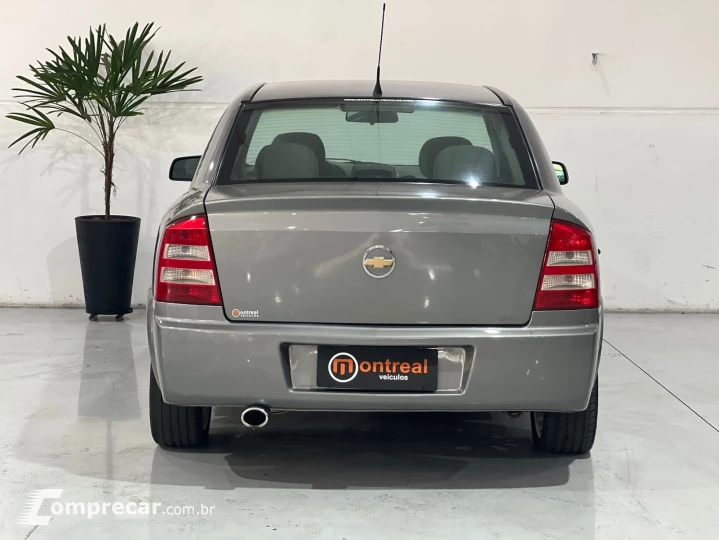 ASTRA 1.8 MPFI GL Sedan 8V