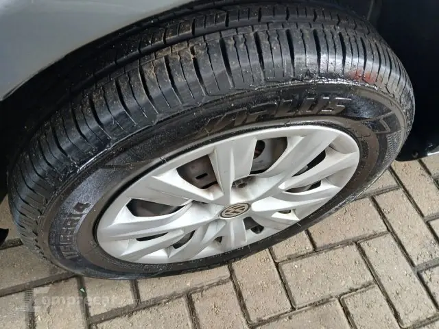 FOX - 1.0 MI 8V 4P MANUAL