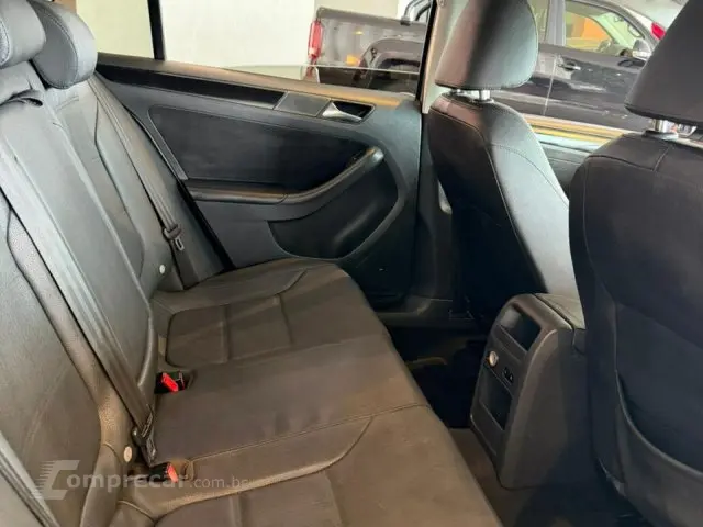 JETTA - 2.0 COMFORTLINE 4P MANUAL