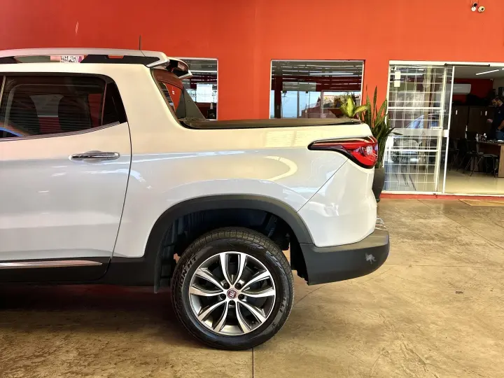 TORO 2.0 16V TURBO DIESEL VOLCANO 4WD AT9