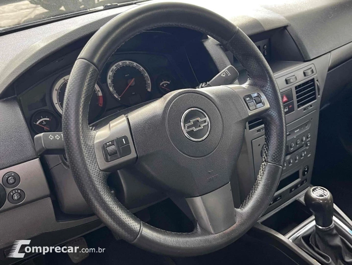 VECTRA 2.0 MPFI GT HATCH 8V FLEX 4P MANUAL