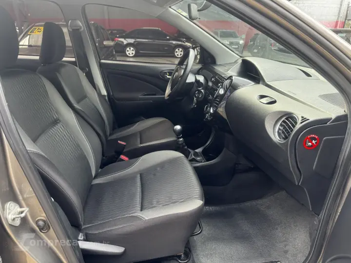 Etios Sedan 1.5 16V 4P FLEX XS