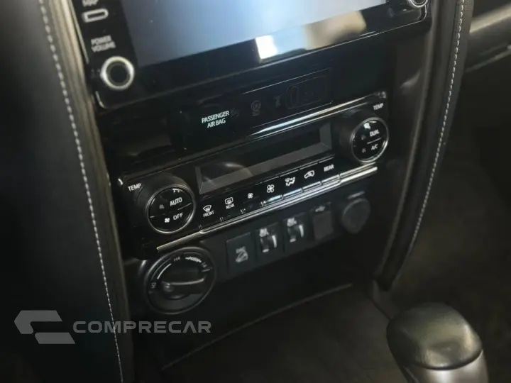 HILUX SW4 2.8 D-4D TURBO DIESEL SRX 7L 4X4 AUTOMÁTICO