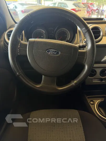 FIESTA 1.6 Rocam Sedan 8V