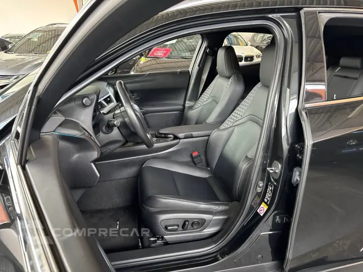 UX-250h Dynamic 2.0 16V Aut. (Híbrido)