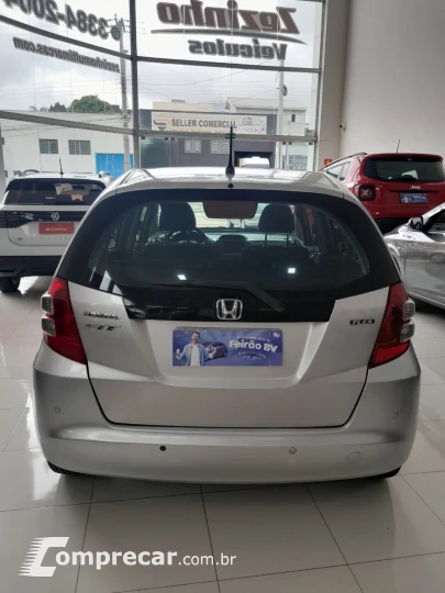 Fit 1.4 16V 4P LX FLEX