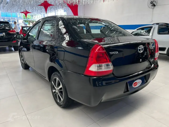 ETIOS 1.5 XS Sedan 16V