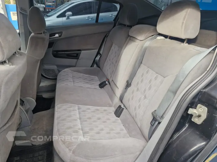 VECTRA 2.0 MPFI ELEGANCE 8V FLEX 4P MANUAL