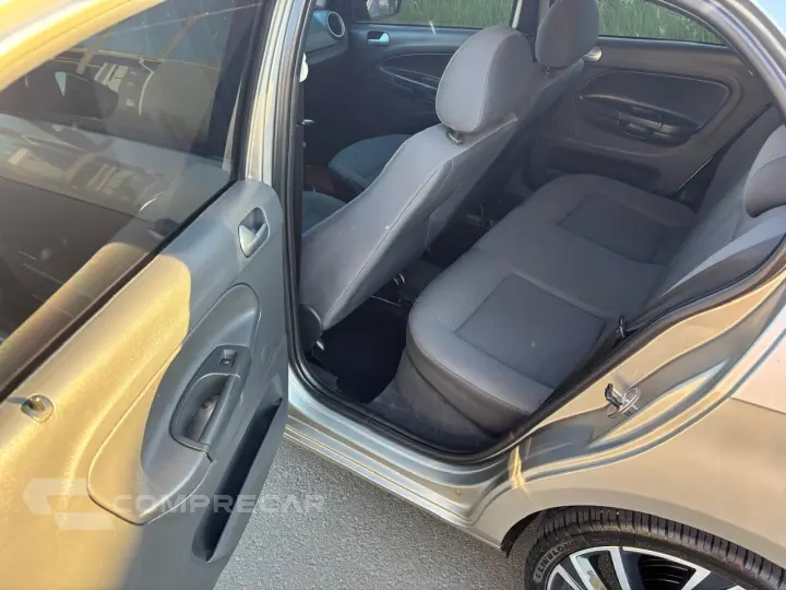 VOYAGE 1.0 12V MPI Totalflex Trendline