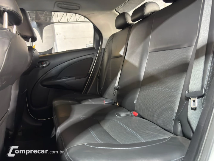 ETIOS 1.5 PLATINUM SEDAN 16V FLEX 4P AUTOMÁTICO
