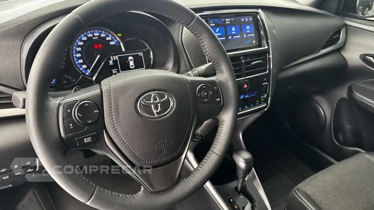 YARIS 1.5 16V FLEX SEDAN XS CONNECT MULTIDRIVE