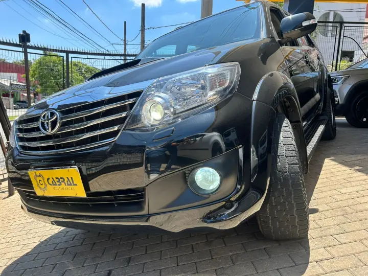 Hilux SW4 SRV D4-D 4x4 3.0 TDI Dies. Aut