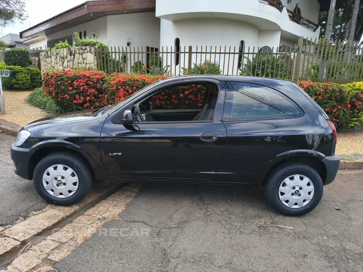 CELTA 1.0 MPFI Life 8V