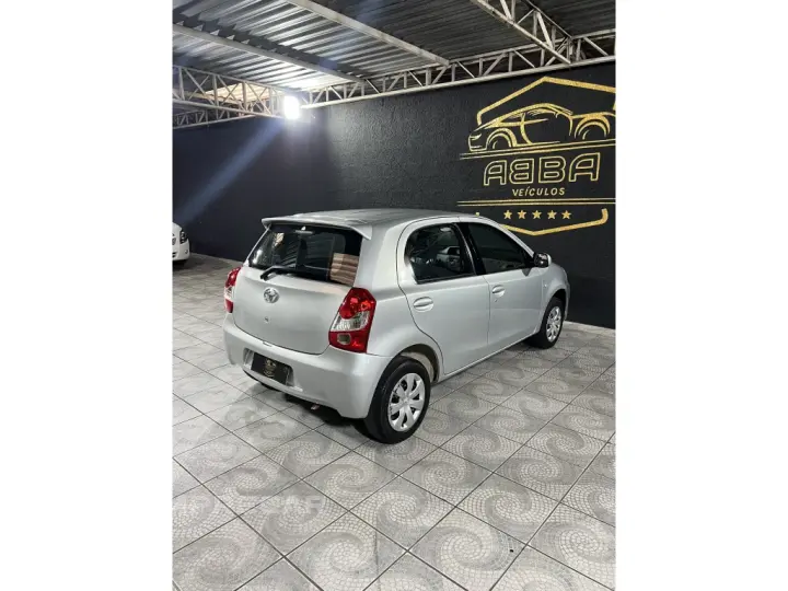 ETIOS 1.3 XS 16V FLEX 4P MANUAL