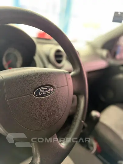 FIESTA 1.6 MPI Class Sedan 8V