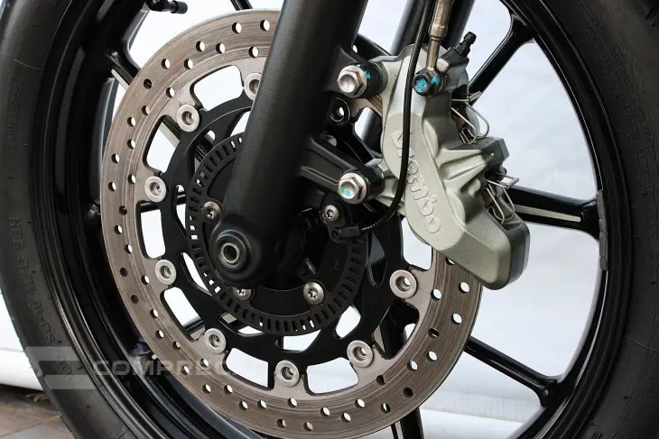 TRIUMPH STREET TWIN