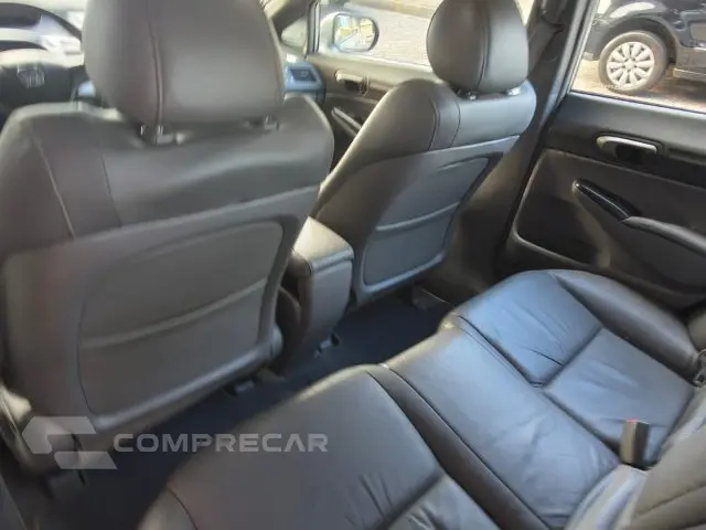 CIVIC - 1.8 LXS 16V 4P AUTOMÁTICO