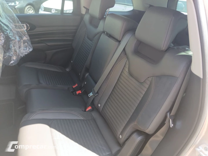 COMMANDER 1.3 T270 TURBO FLEX LIMITED AT6