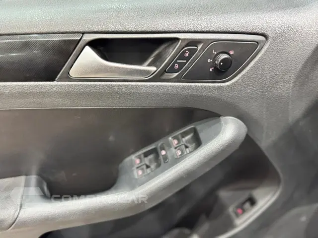 JETTA - 2.0 COMFORTLINE 4P MANUAL