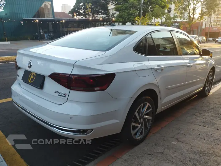 Virtus 1.0 4P 200 TSI FLEX HIGHLINE AUTOMÁTICO