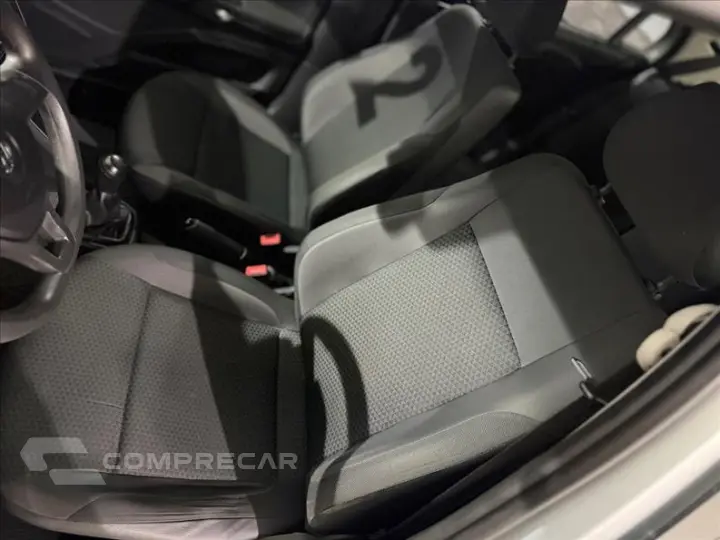 VOYAGE 1.0 12V MPI Totalflex