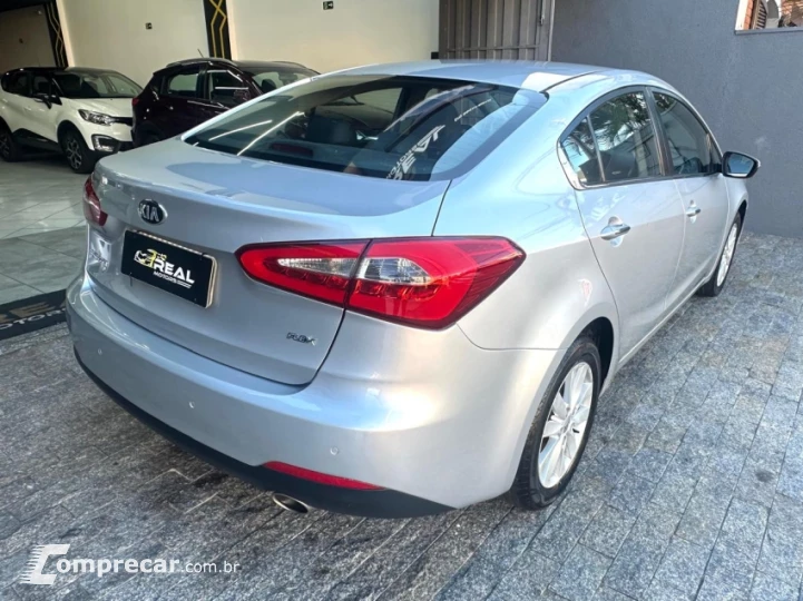 CERATO 1.6 E.263 Sedan 16V