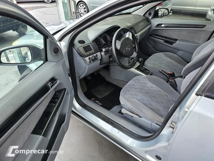 VECTRA 2.0 MPFI Elegance 8V