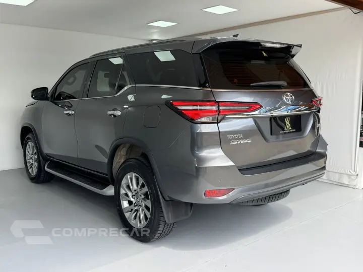 HILUX SW4 2.8 D-4d Turbo SRX 7L 4X4