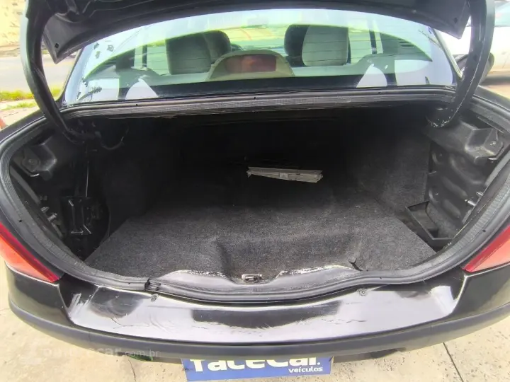 Clio Sed. Privilège Hi-Flex 1.6 16V 4p