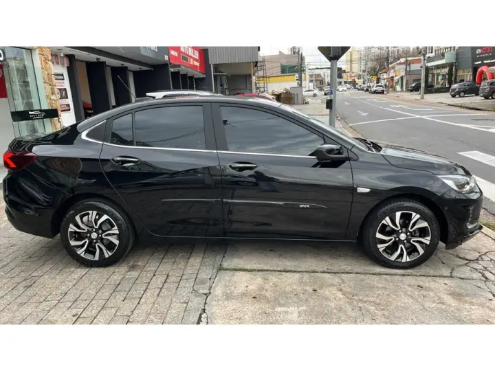 ONIX 1.0 TURBO FLEX PLUS PREMIER AUTOMÁTICO