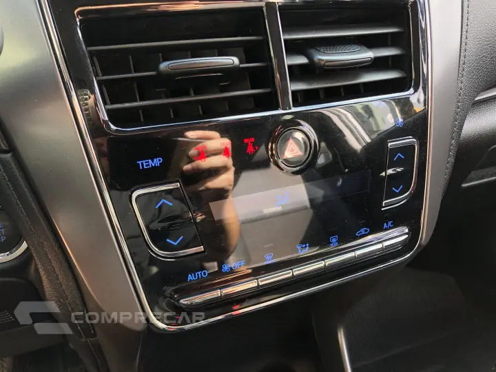 Yaris 1.5 16V Flex Sedan Xs Connect Multidrive