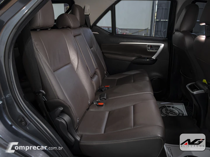 HILUX SW4 2.7 SRV 7 Lugares 4X2 16V