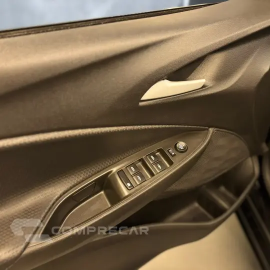 ONIX SEDAN Plus LT 1.0 12V Flex 4p Mec.