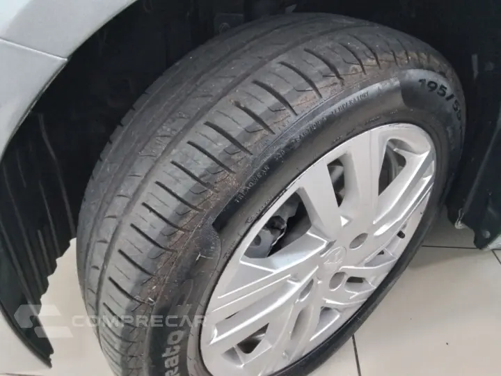 208 1.6 16V FLEX ACTIVE AT6