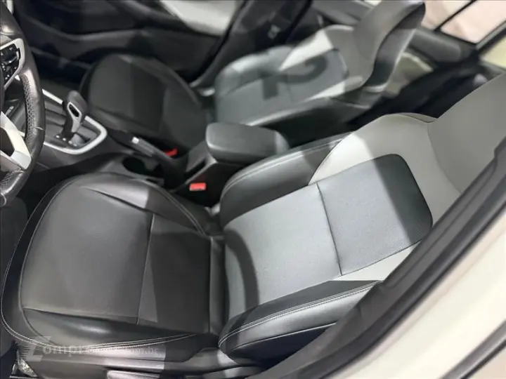 ONIX 1.0 Turbo Plus Premier