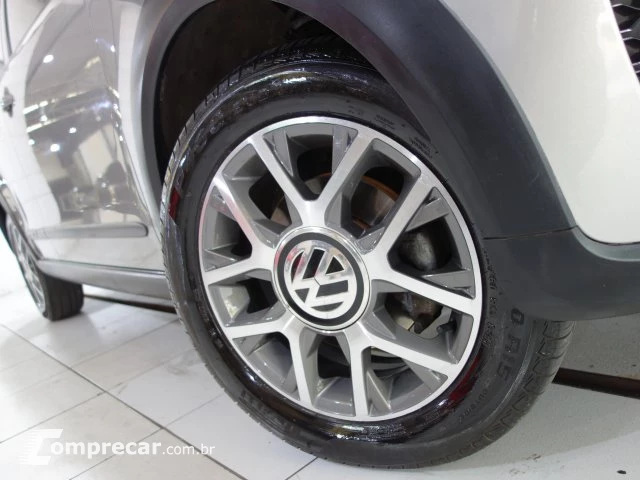 CROSS UP - 1.0 TSI 12V 4P MANUAL