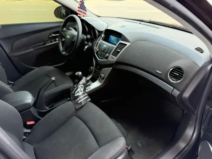 CRUZE HB Sport LT 1.8 16V FlexP. 5p Mec