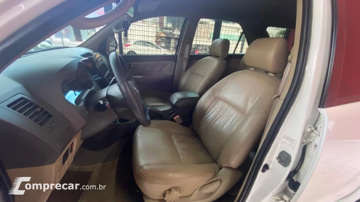 TOYOTA HILUX SW4 2.7 SR 4X2 16V