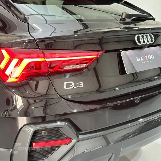 Q3 Performance 2.0 TFSI Tiptr. Quattro