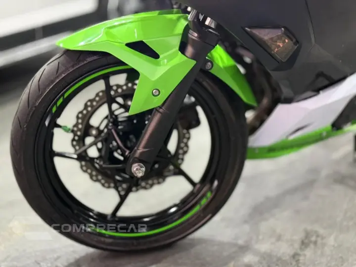 NINJA 400
