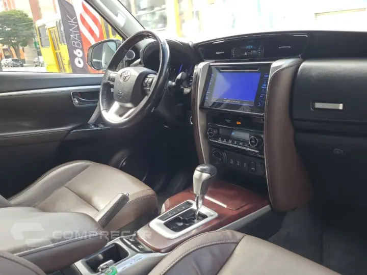 Hilux SW4 SRX 4x4 2.8 TDI 16V Dies. Aut.