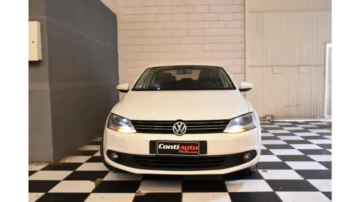 JETTA - 2.0 COMFORTLINE 4P MANUAL