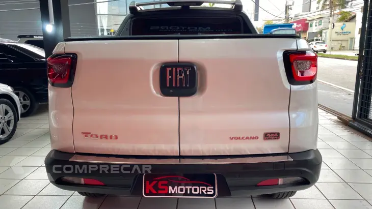FIAT TORO 2.0 16V TURBO VOLCANO 4WD AT9