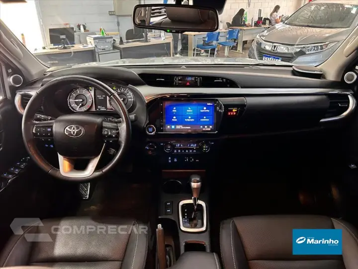 HILUX 2.8 D-4D TURBO DIESEL CD SRX 4X4 AUTOMÁTICO