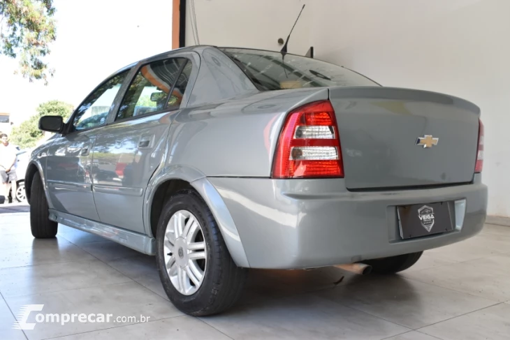 ASTRA 2.0 MPFI CD Sedan 8V