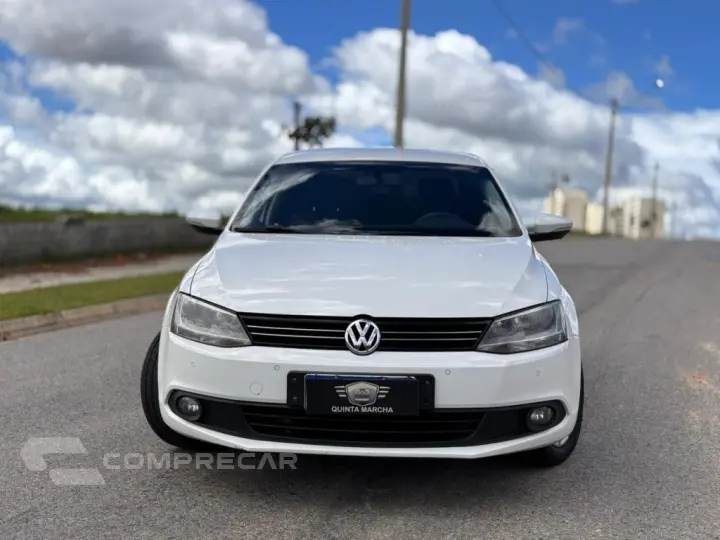 JETTA 2.0 COMFORTLINE FLEX 4P TIPTRONIC